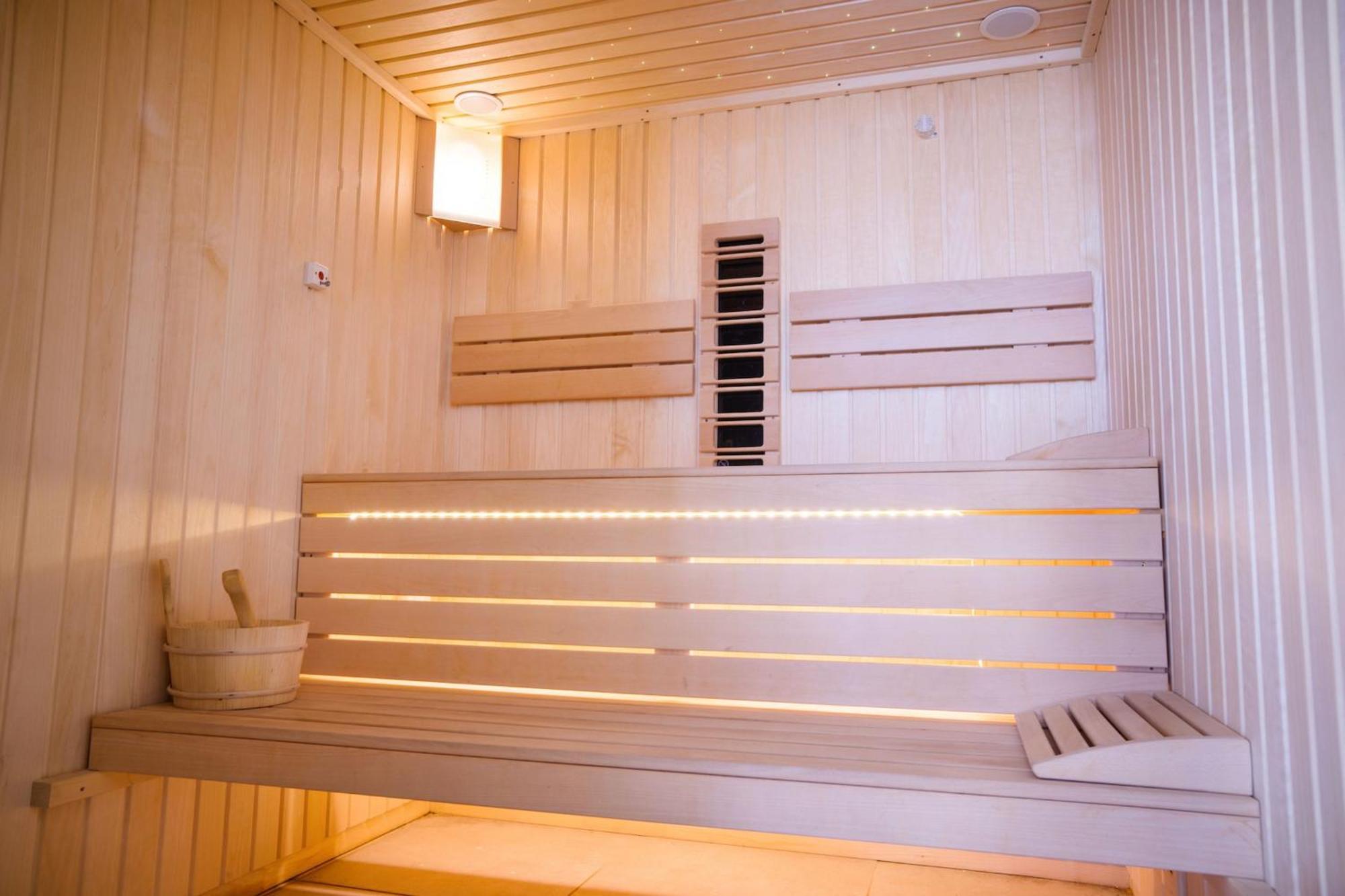 Eka Studio - Pool & Spa Beach Resort Năvodari Extérieur photo