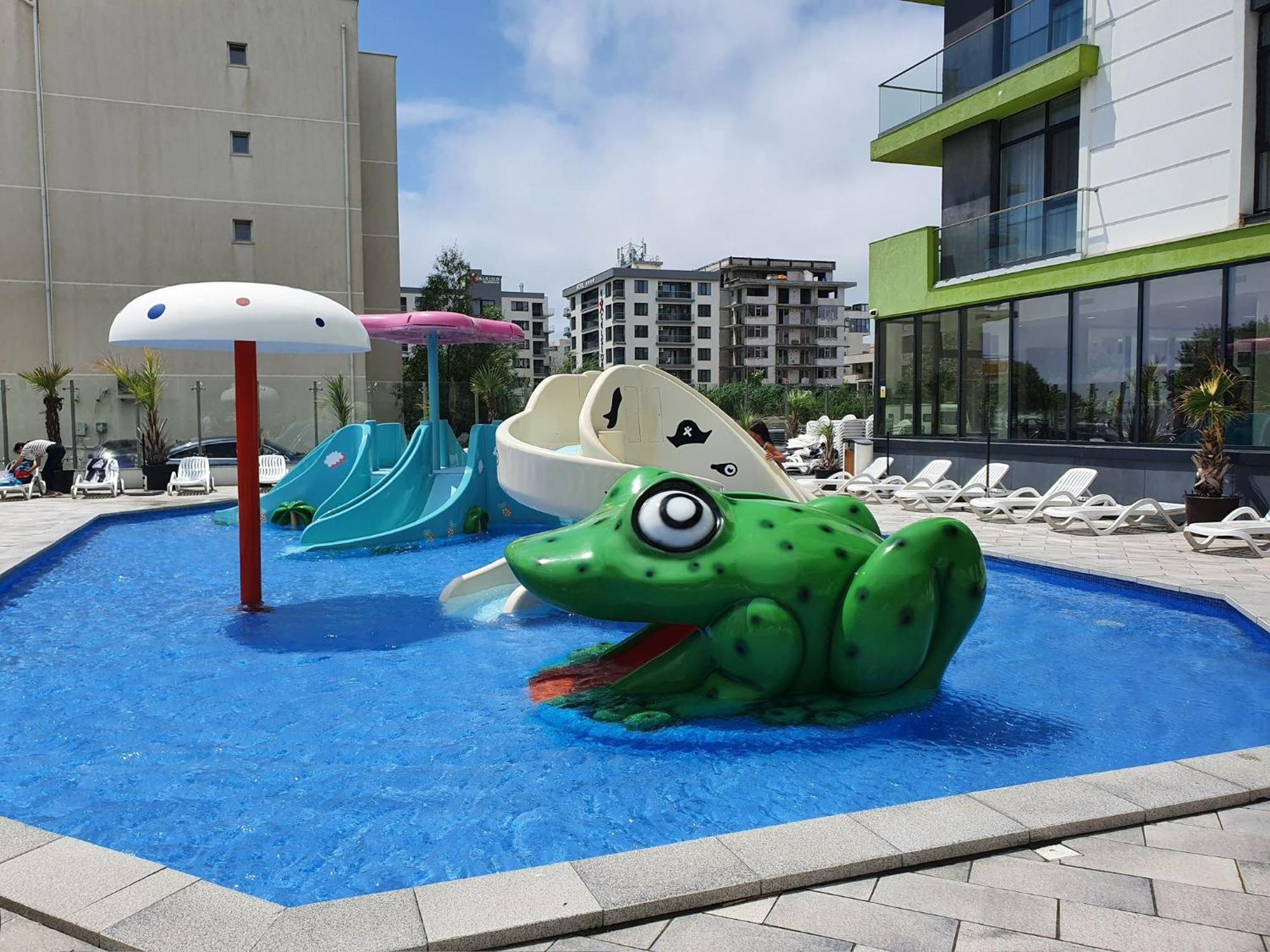 Eka Studio - Pool & Spa Beach Resort Năvodari Extérieur photo