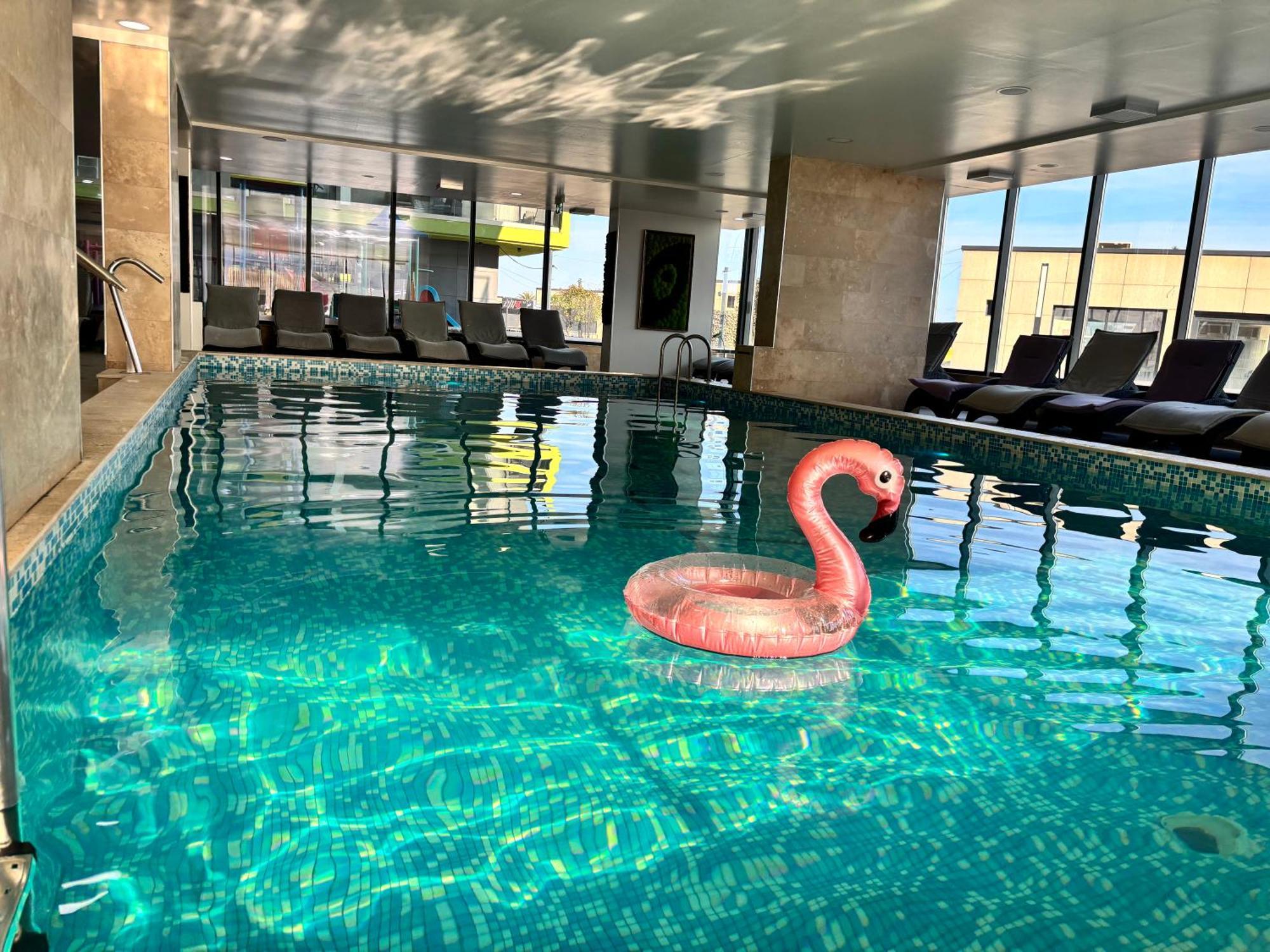 Eka Studio - Pool & Spa Beach Resort Năvodari Extérieur photo