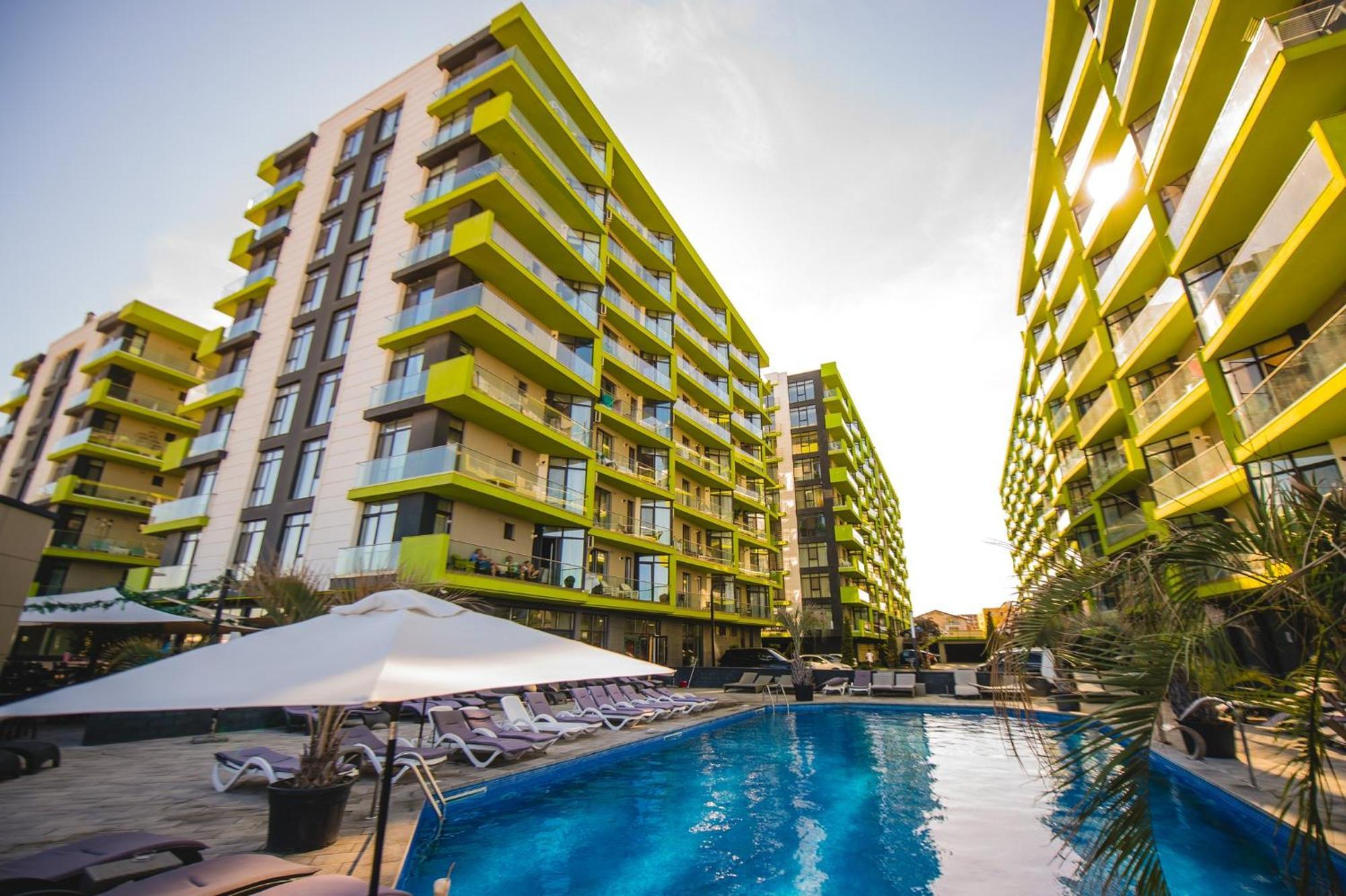 Eka Studio - Pool & Spa Beach Resort Năvodari Extérieur photo