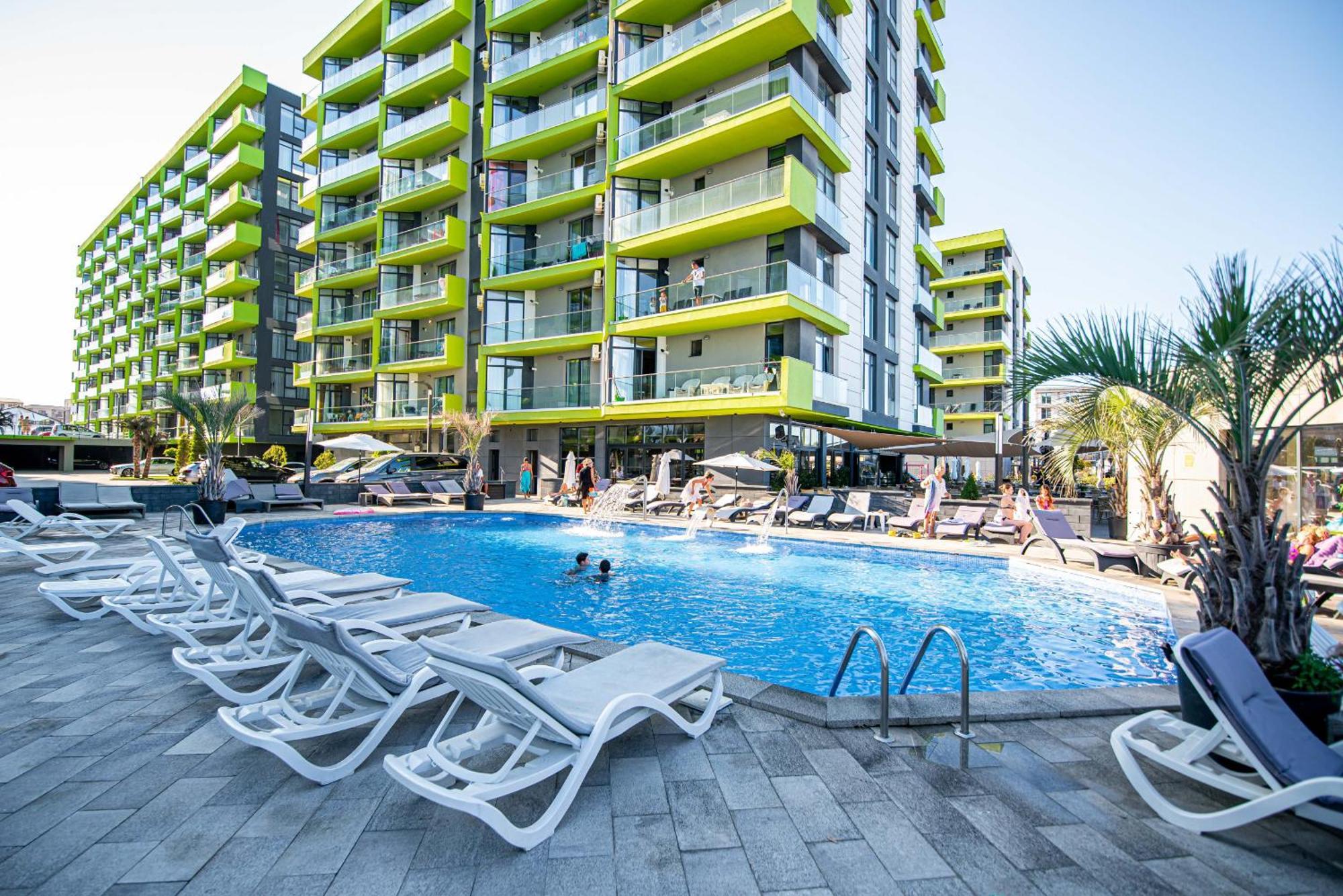 Eka Studio - Pool & Spa Beach Resort Năvodari Extérieur photo