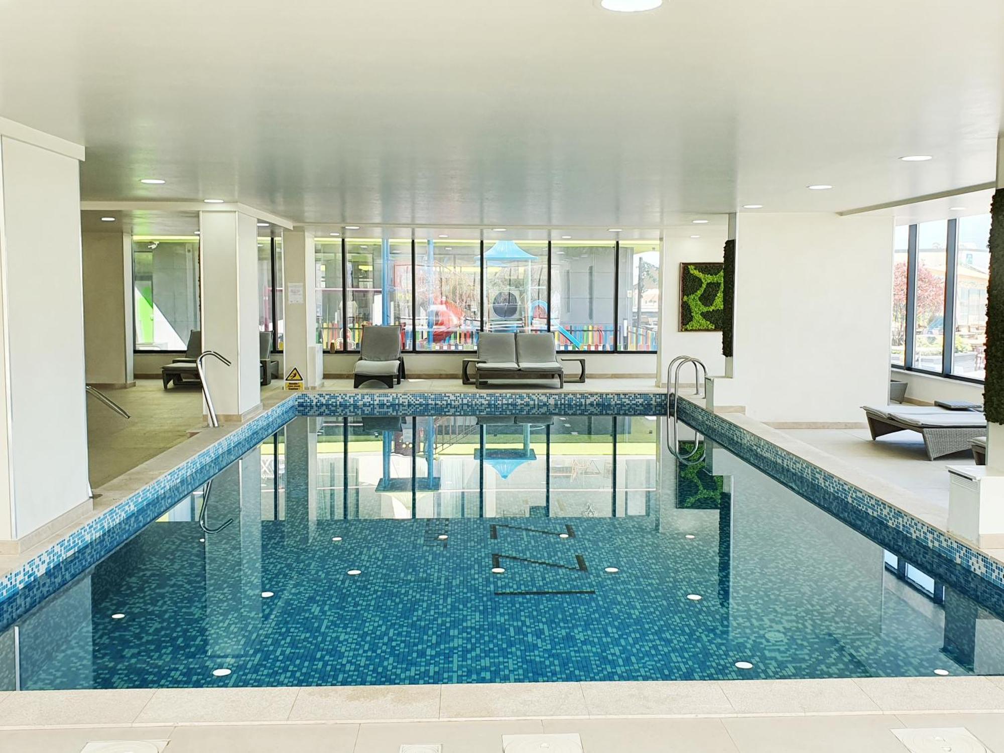 Eka Studio - Pool & Spa Beach Resort Năvodari Extérieur photo